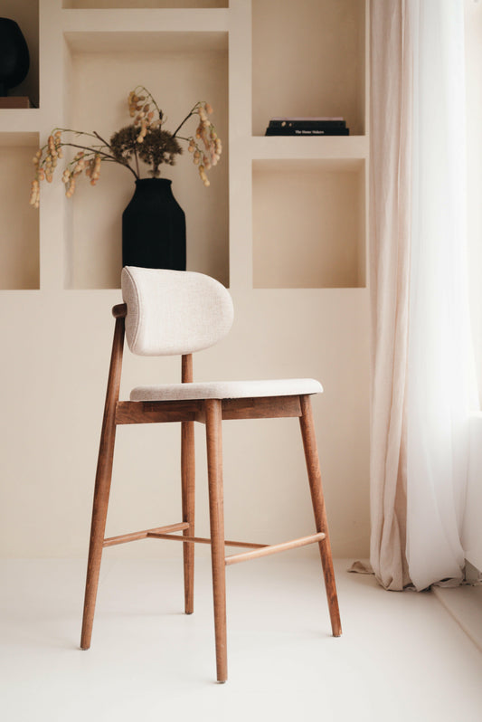 Japandi Barkruk in Walnootkleur - Perfect voor Keukeneiland of Bar